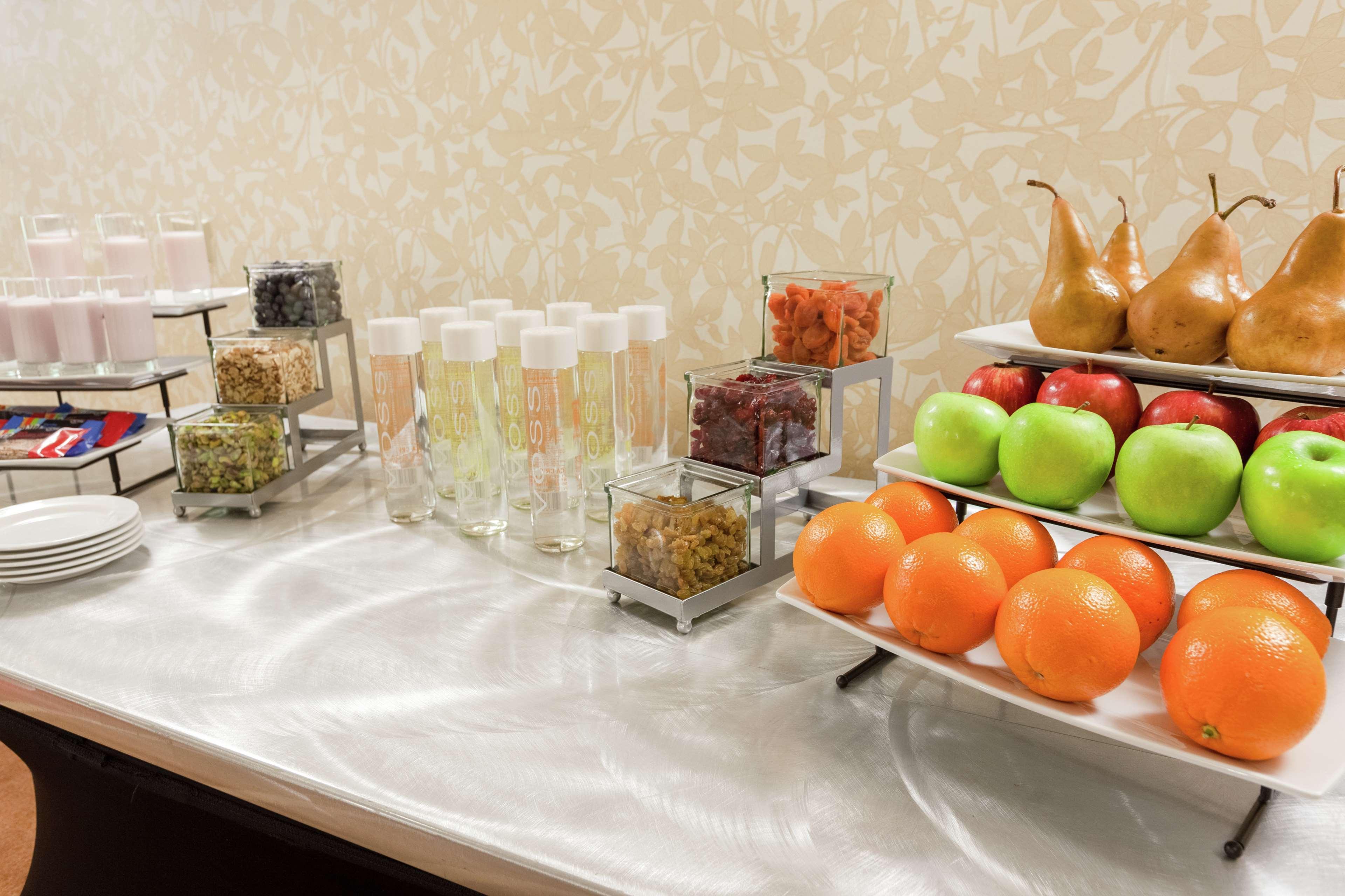 Hilton Garden Inn Pittsburgh University Place Экстерьер фото
