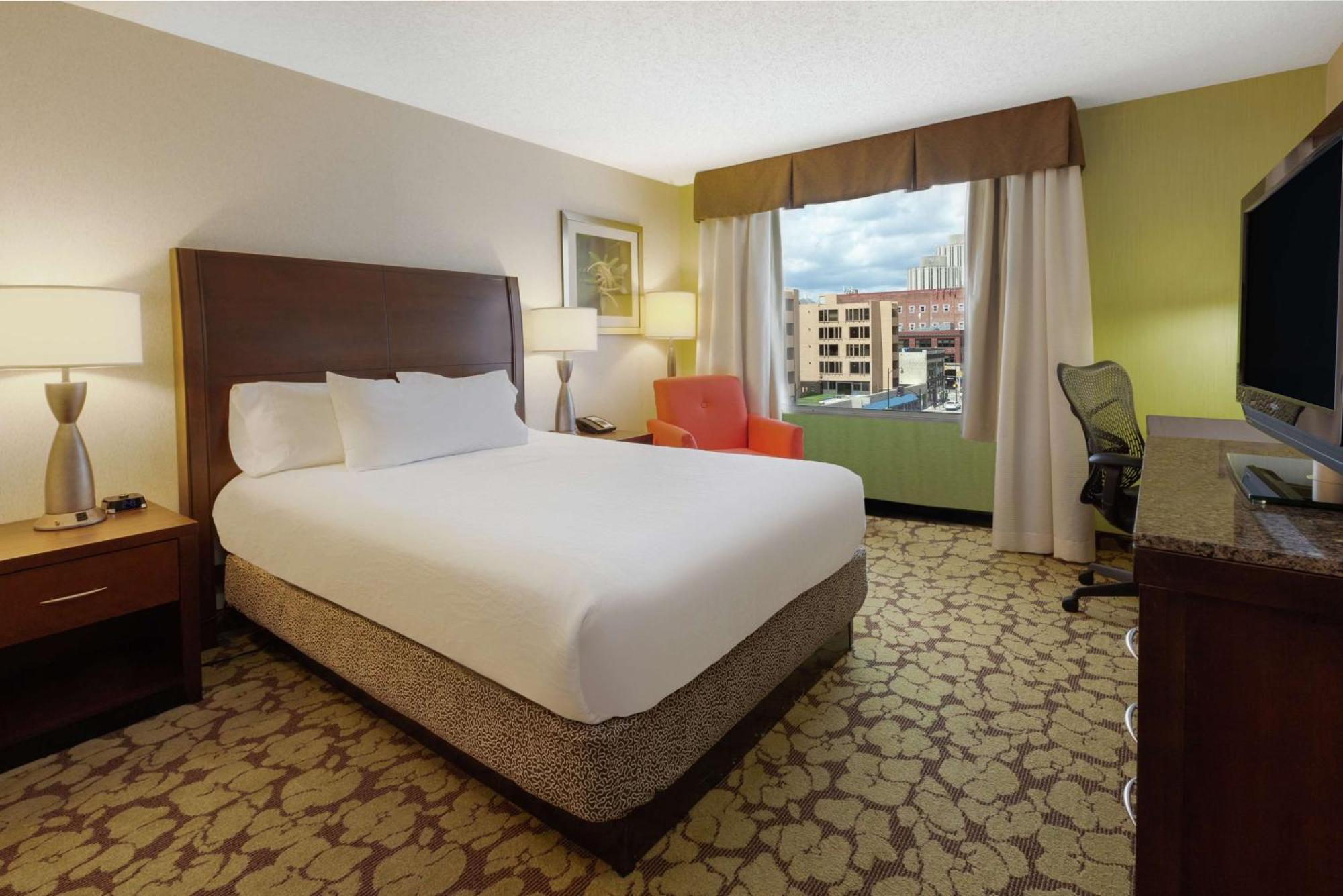 Hilton Garden Inn Pittsburgh University Place Экстерьер фото